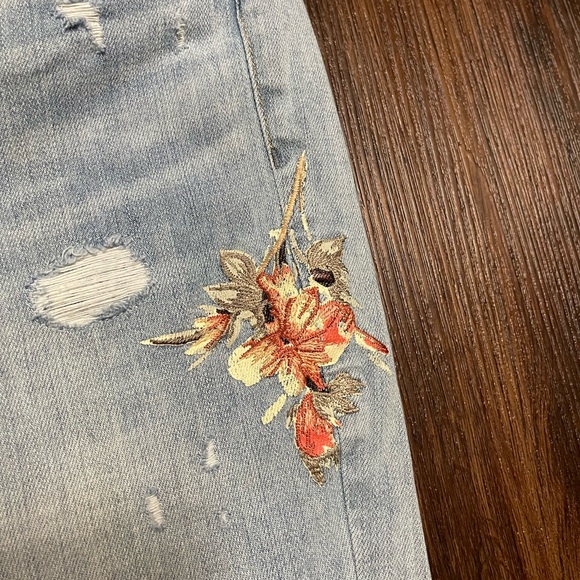 WHBM The Girlfriend Floral Embroidered Cropped Jeans - Picture 7 of 13